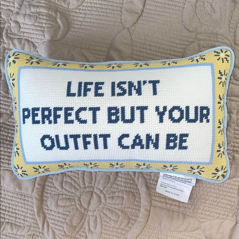 NWOT Needlepoint Decorative Pillow